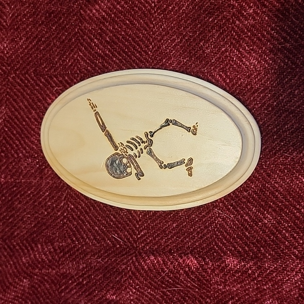 Dabbing skeleton pyrography